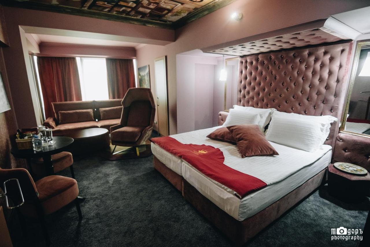 Diplomat Plaza Hotel & Resort ルコヴィト エクステリア 写真
