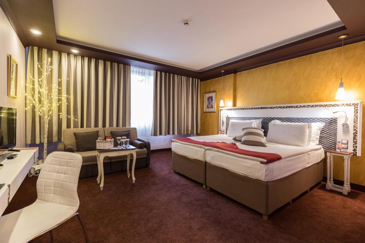Diplomat Plaza Hotel & Resort ルコヴィト エクステリア 写真